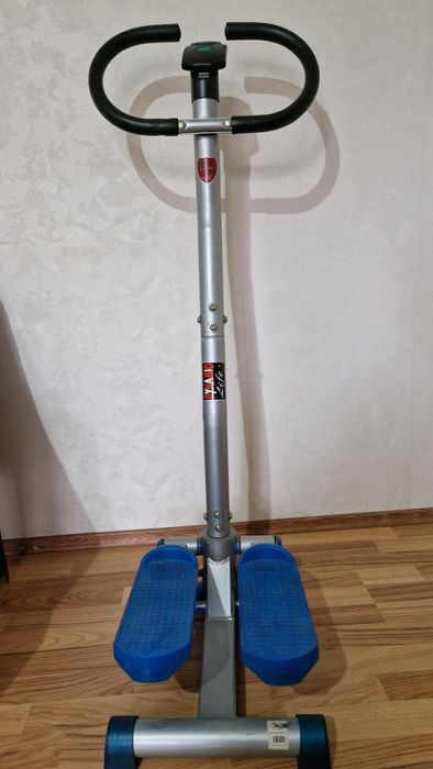 STEPPER cu mânere si afișaj