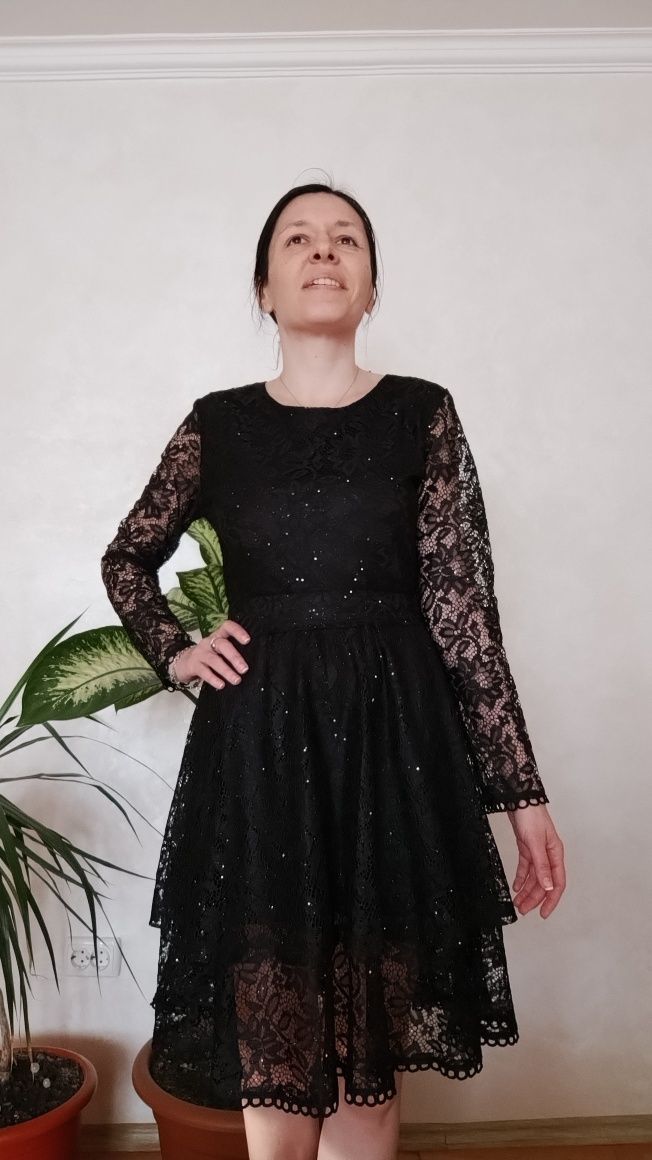 Rochie de ocazie cu dantelă