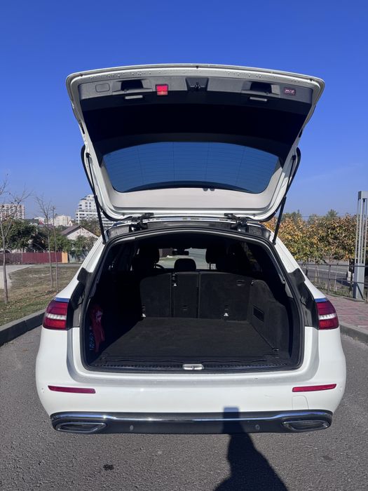 Mercedes E-Class 220D