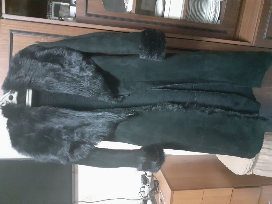 Дубленка качественная лёгкая ,размер 42-44