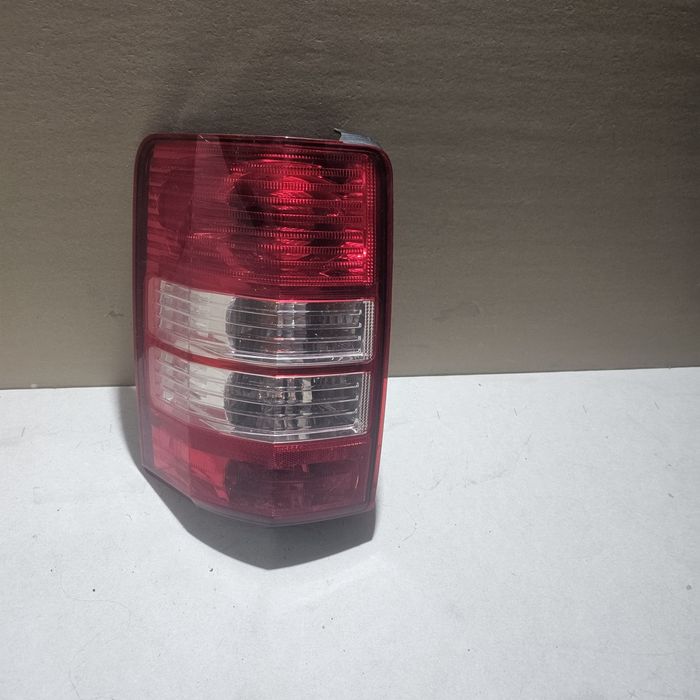ляв стоп за Jeep Liberty