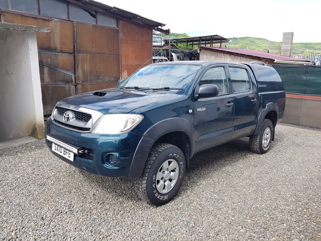 Dezmembrari dezmembrez  Toyota Hilux 3.0 D-4D, 2.5