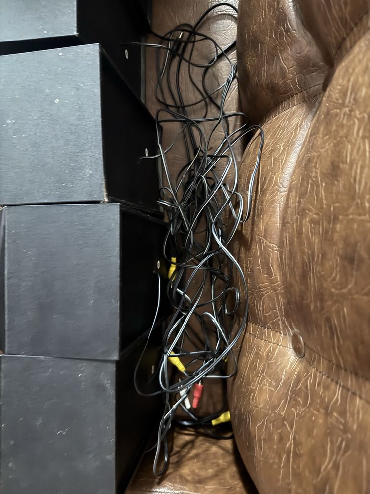 Sistem audio Akai 5 boxe