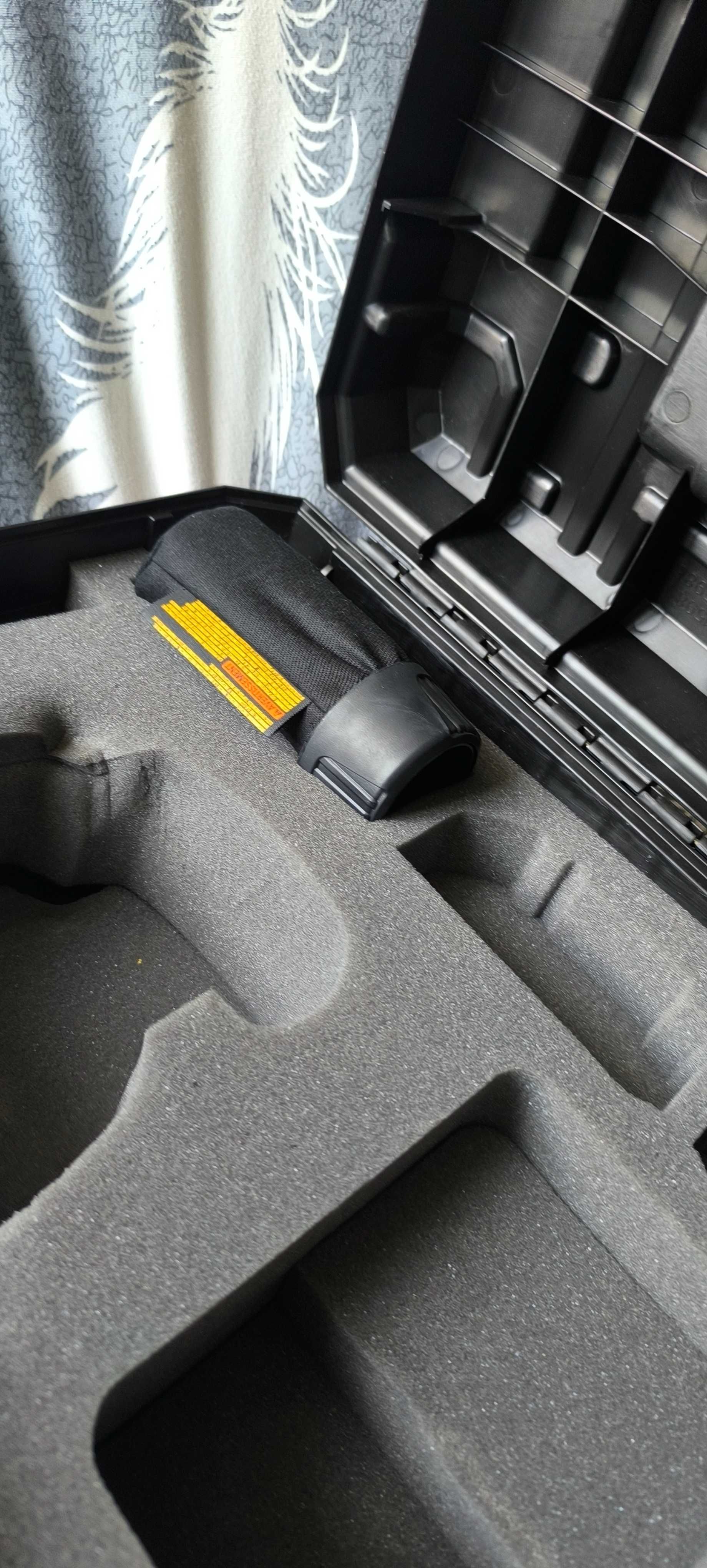 Эксцентричен шлайф DeWALT DCW210