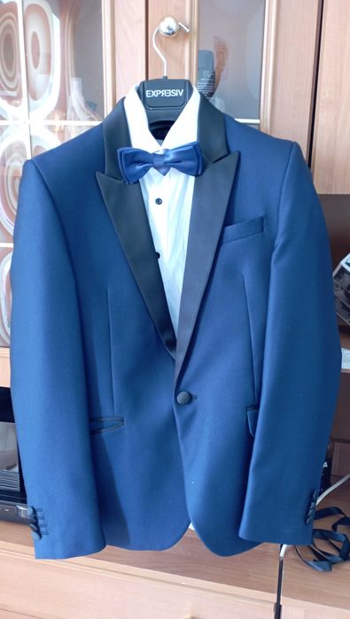 Costum nunta purtat o singura data. Mărimea 42.