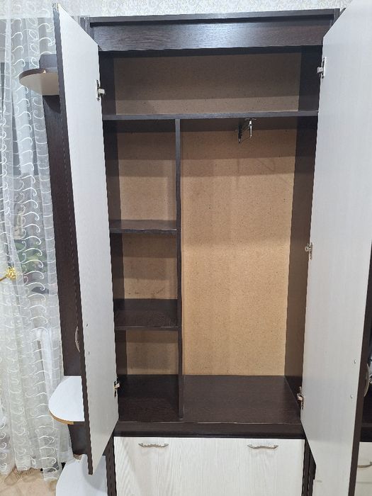 Продам шкаф прихожую
