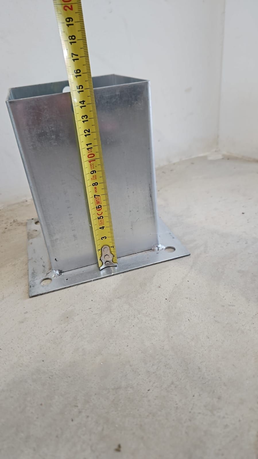 Suport stalp lemn, camasuiala din tabla de otel zincat 101x101x150