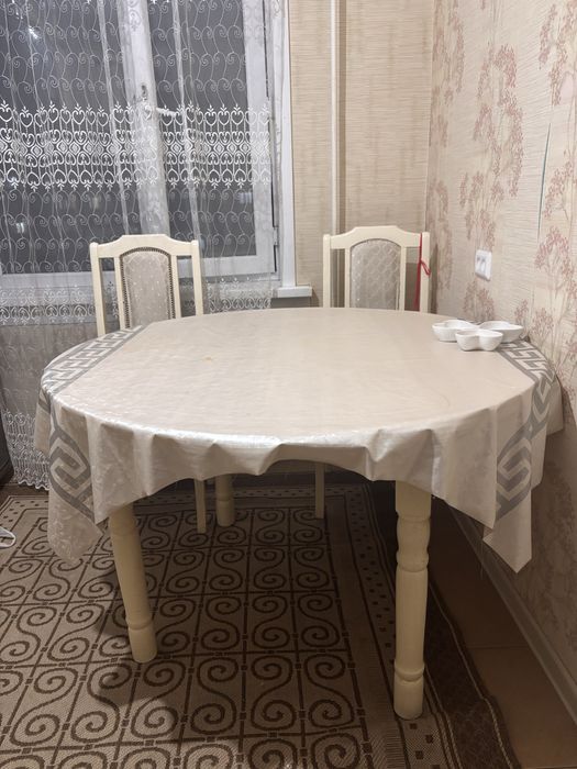 Продам стол кухонный