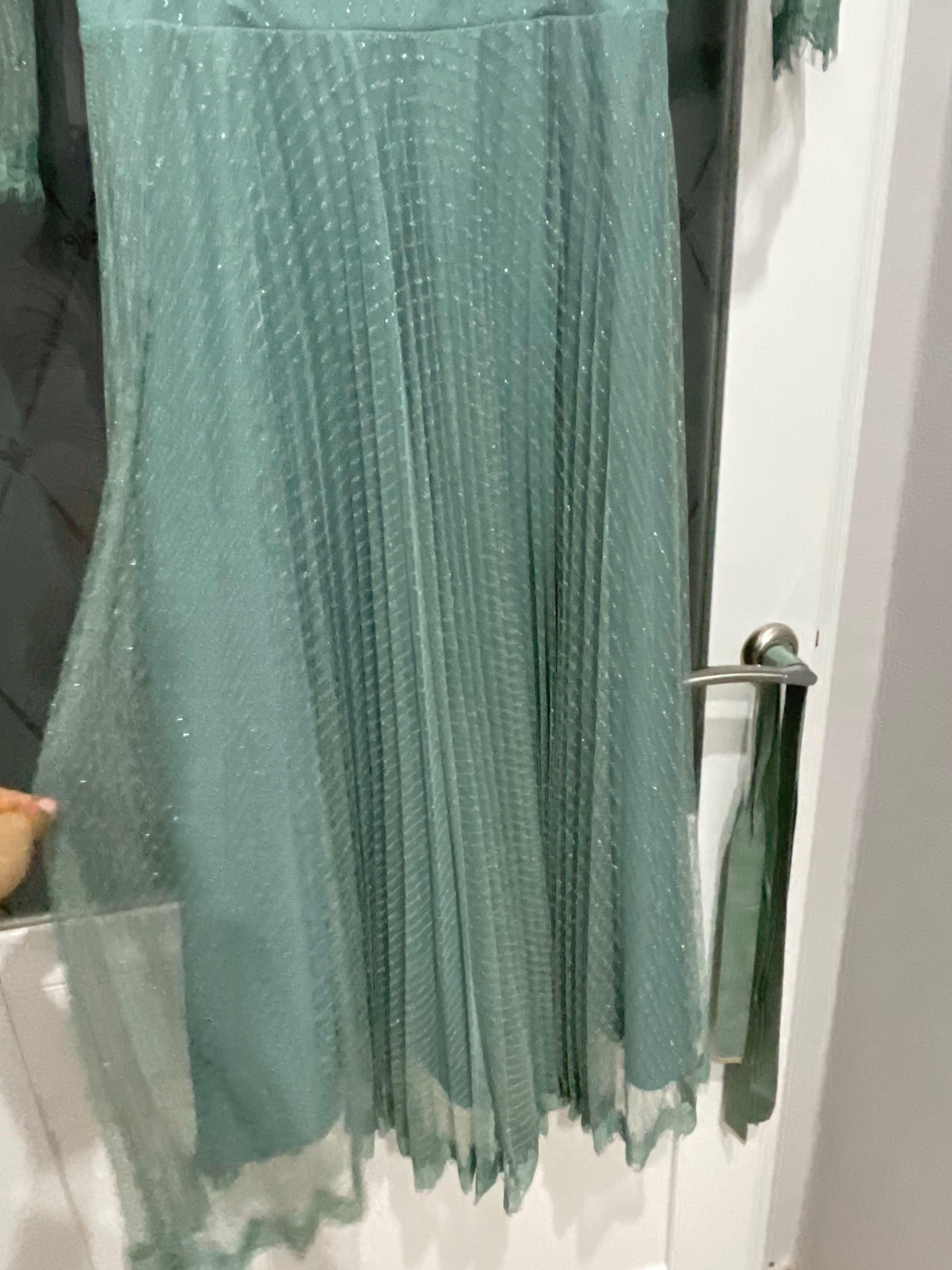 Ажурное платье мятно зелёного цвета