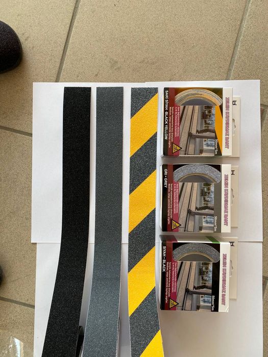 мы рекомендуем резиновые и клейкие     . изделия для предотвращения ск