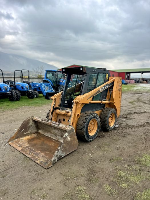 Мини челен товарач CASE 410 HIGH FLOW