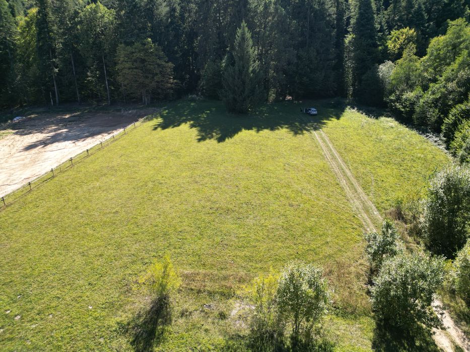 Teren Vulcan Intravilan 2000mp Poieniță Frumoasă lângă Lacuri