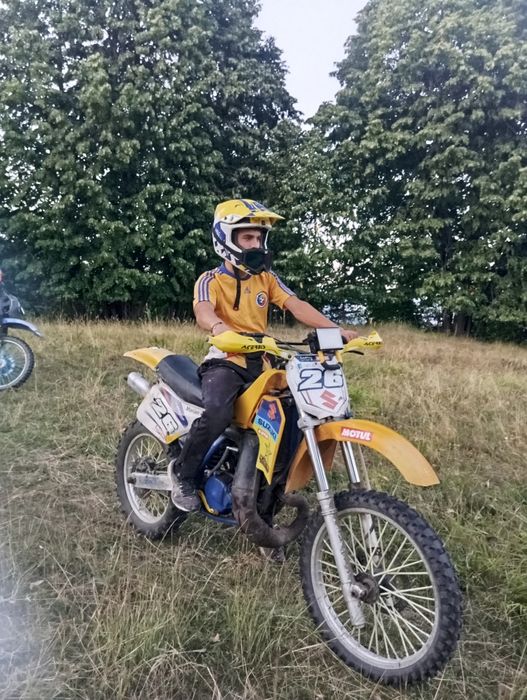 Vând cross Suzuki RM 250 2t Powervalve perfect funcțional