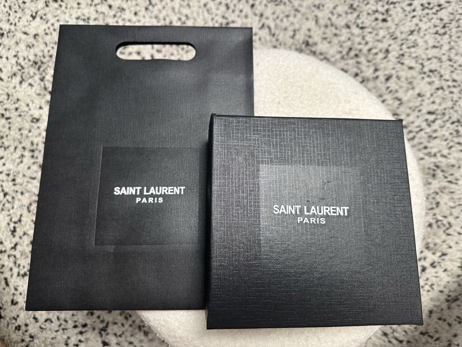 Curea Yves Saint Laurent – Nouă, cu cutie