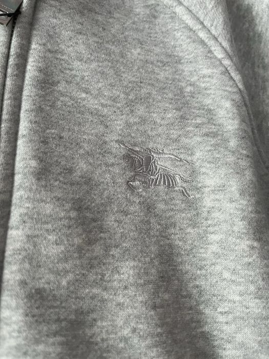 Burberry суичър [S/M]