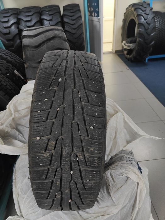 Шина зимняя nokian. 235/60r18