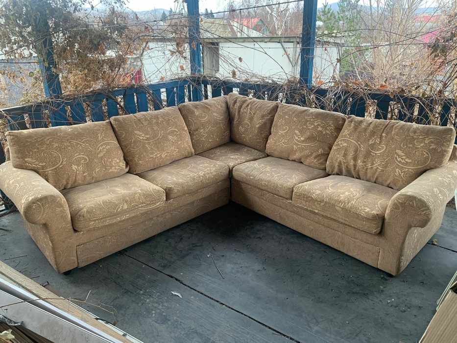 Срочно продам диван