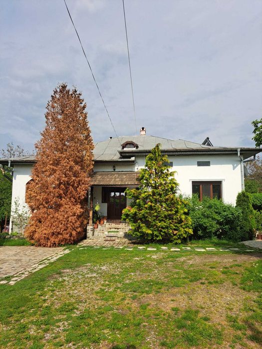 Casa de vanzare 215mp, teren 4000mp Lelesti Gorj