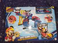 Pista Mickey Roadster Racers