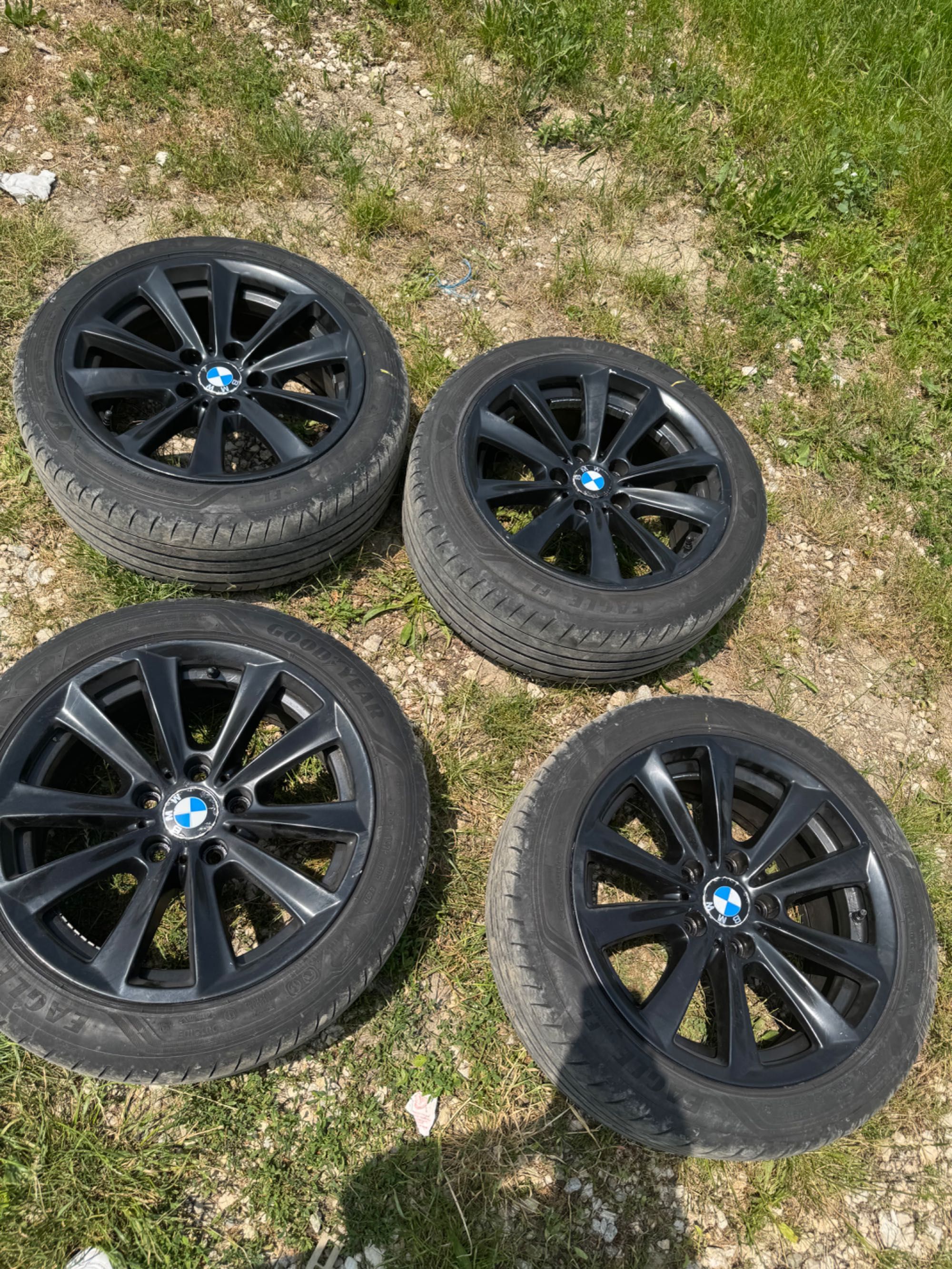 Vând jante BMW r17