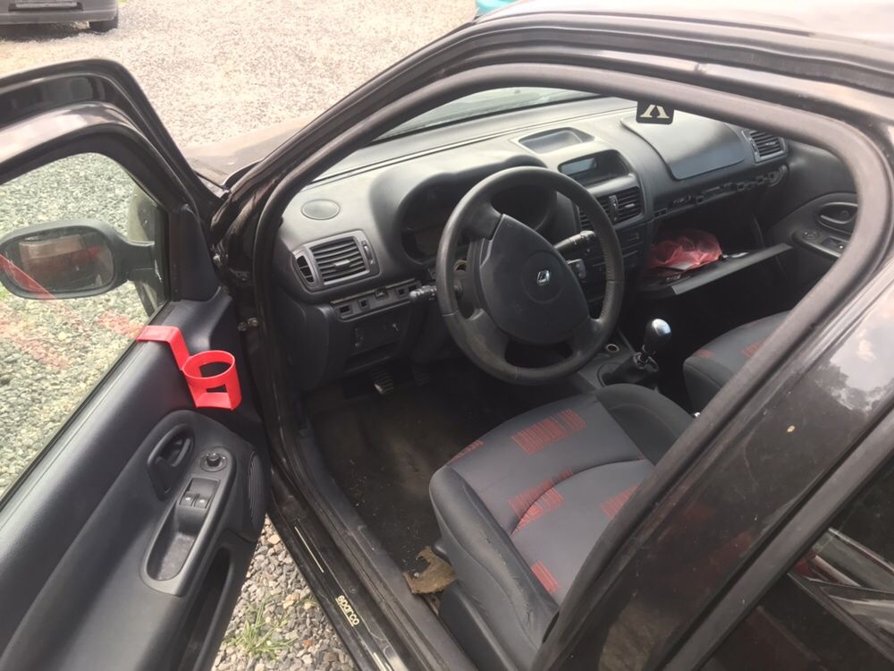 Renault Clio 1.5dci 2004 На Части