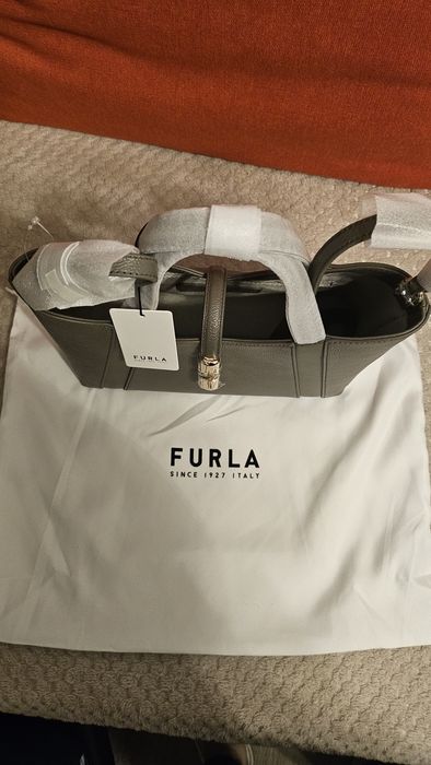 Geantă Furla 



Furla
Goccia S Tote Shoulder Bag Sage