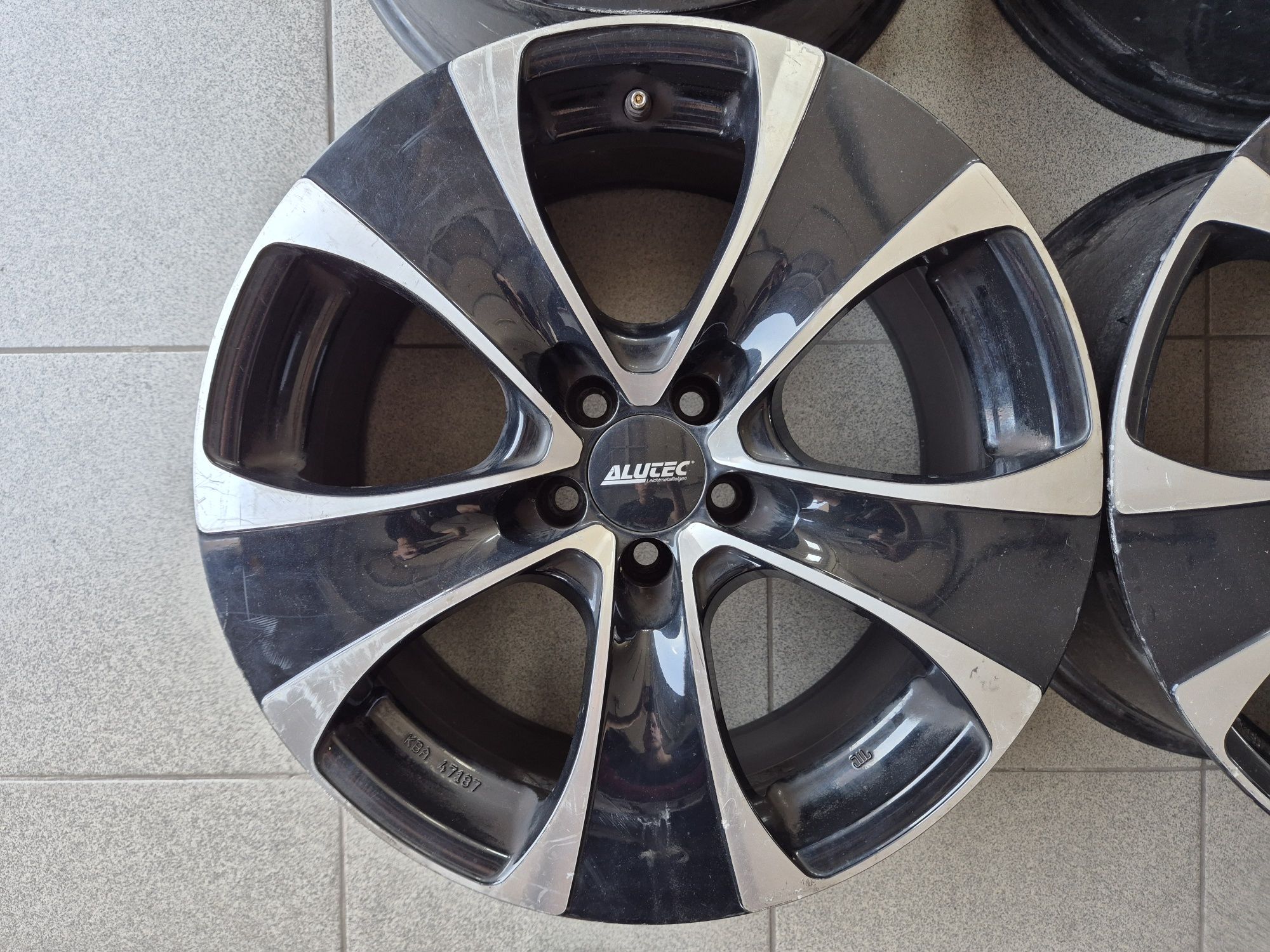 Алуминиеви джанти Alutec 17 5x100