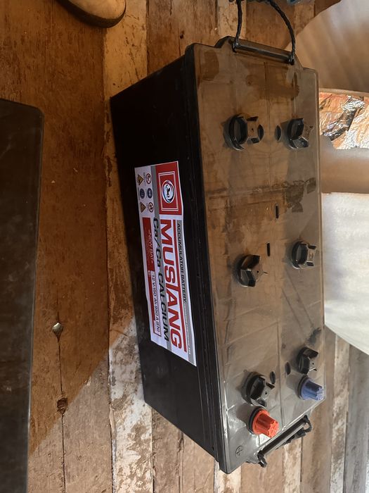 Akkumulyator sotiladi 2 ta 150 talik 12 voltlik yangi mustang firmada