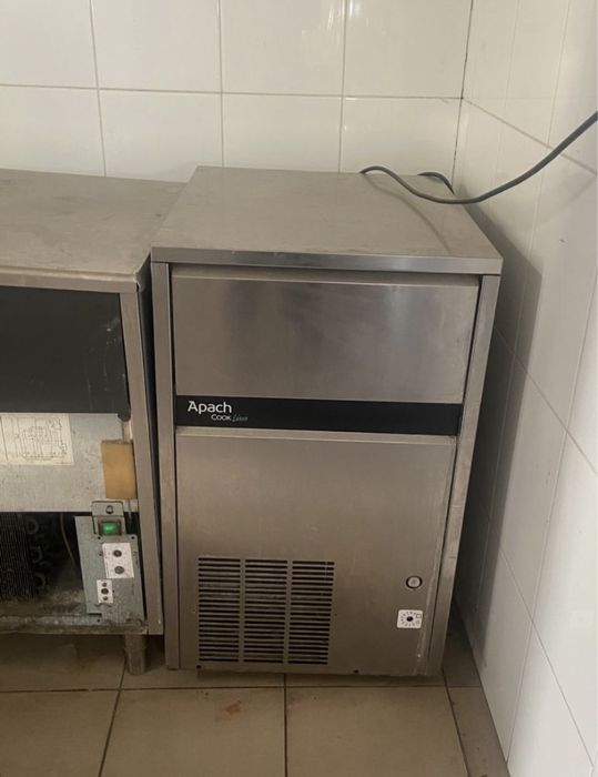 Продаю льдогенератор в отличном состоянии.