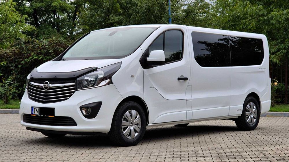 Opel Vivaro An 2017 8+1 Locuri Model Extra Lung Trafic