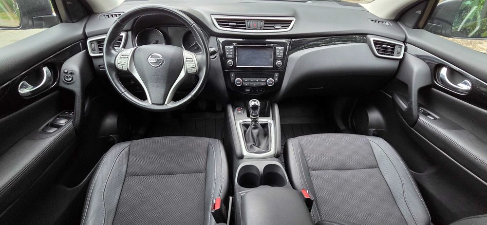 Nissan Qashqai-1.6 DCi *4x4*