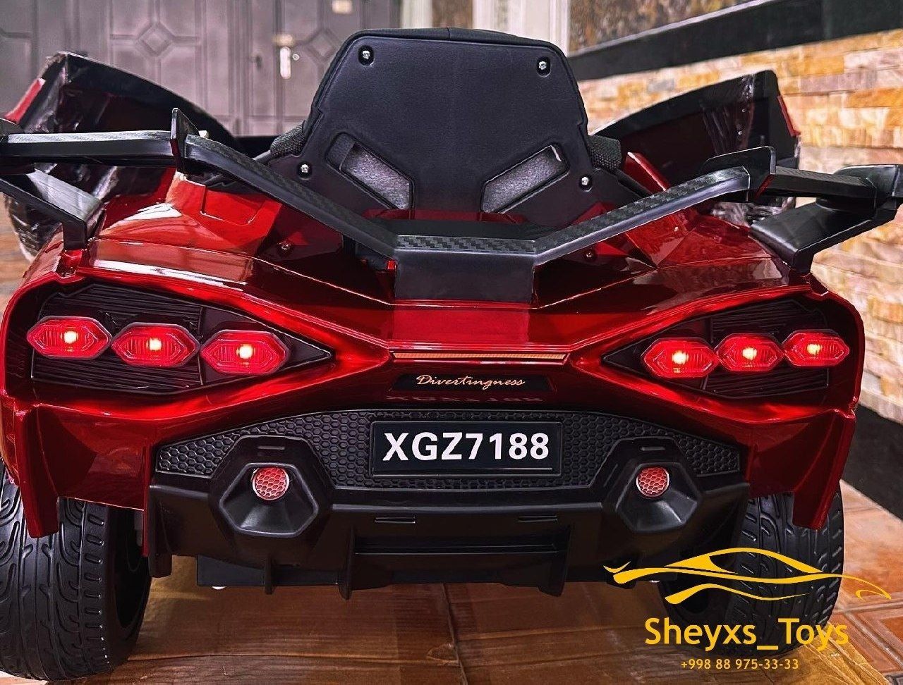 Икки у́риндикли Lamborghini Sеan электромобили