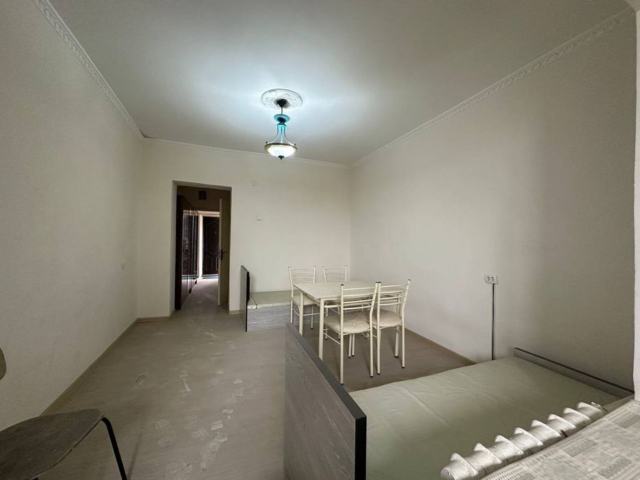 Продаётся квартира СРОЧНО Буз бозор