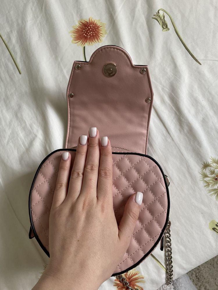 Geanta Guess mica