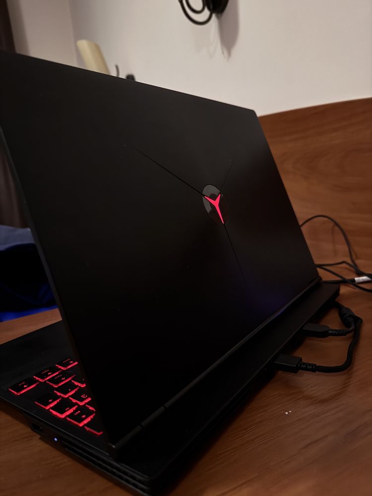 Геймърски Лаптоп Lenovo Legion Y7000 PG0 i5-9300HF; 8GB RAM; GTX 1650