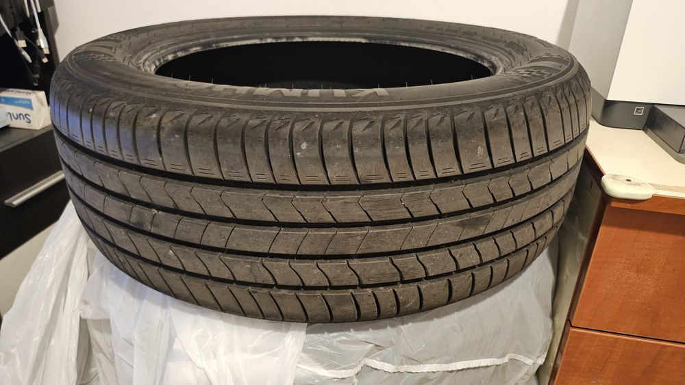 Vand 4 Anvelope Kumho de vara 215 55 R18