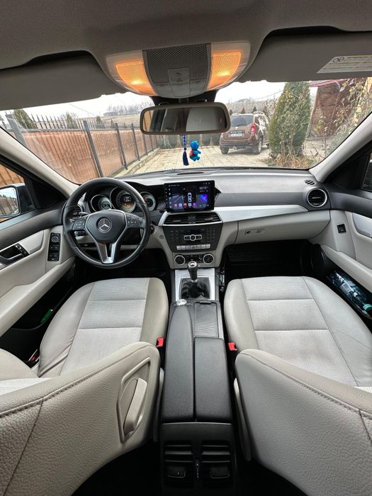 Mercedes C220 170 cai 2011