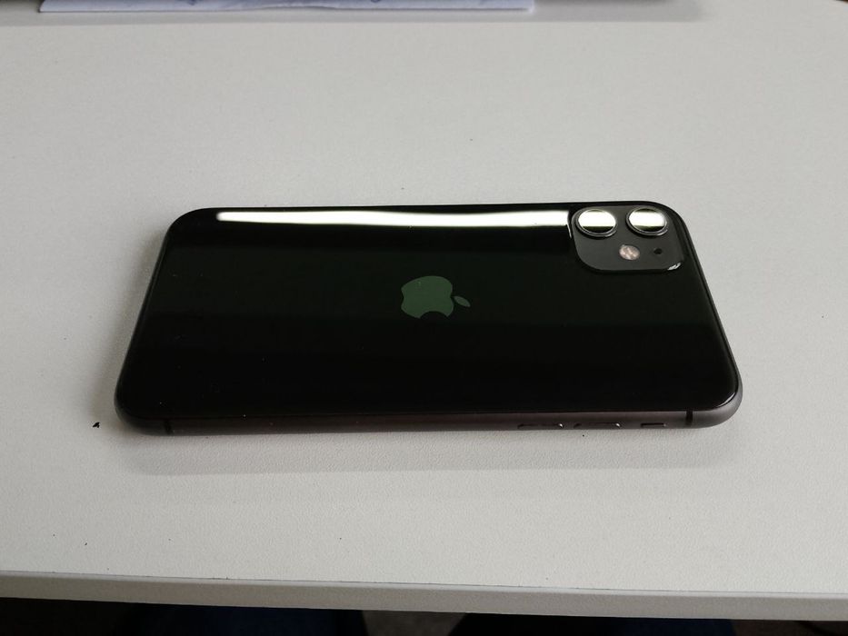 iPhone 11 в хорошем состоянии