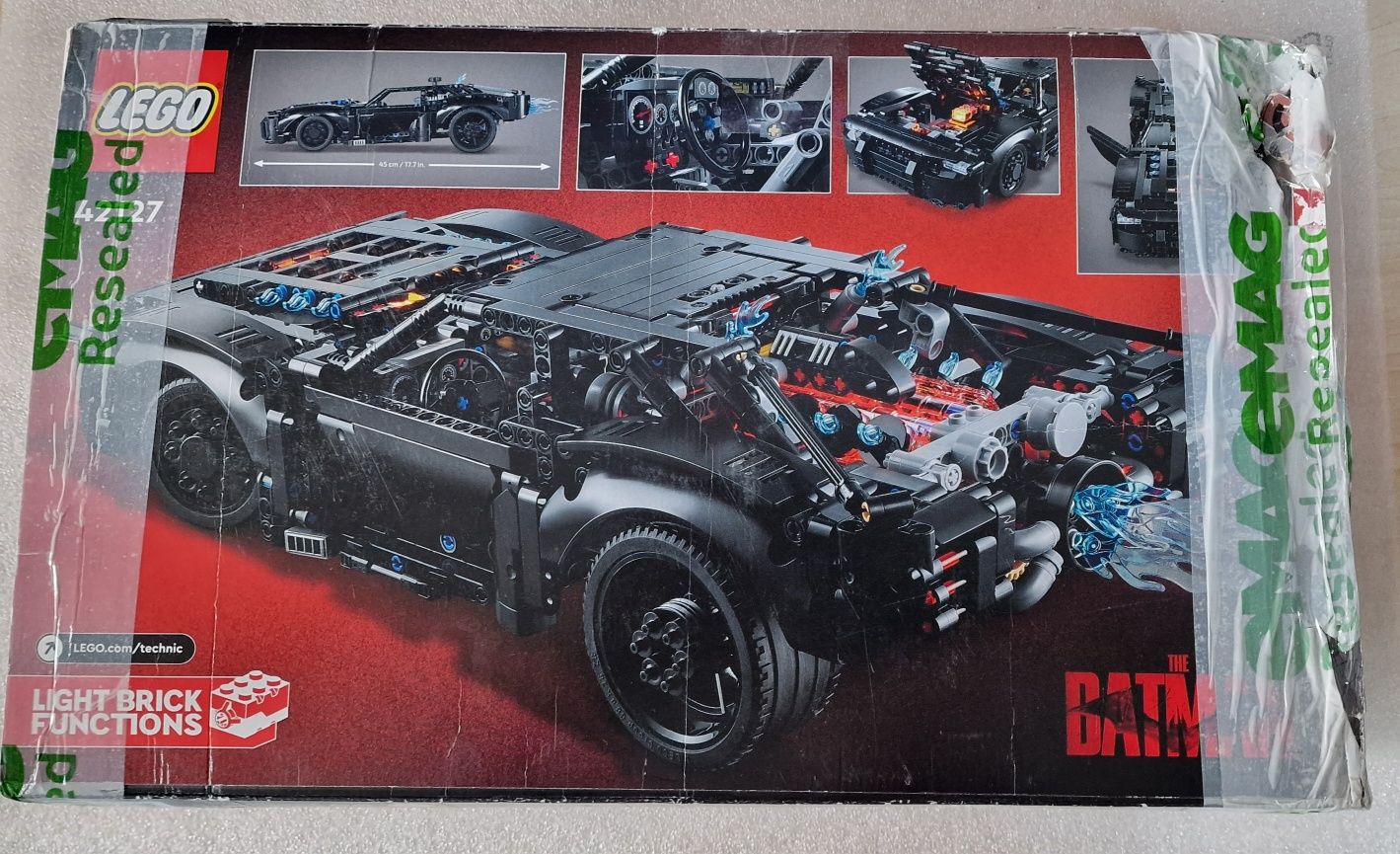 LEGO Technic - BATMAN - BATMOBILE 42127, 1360 piese Nou