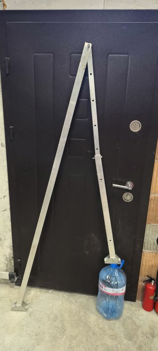 Регулируема стойка за монтаж на соларни панели под наклон