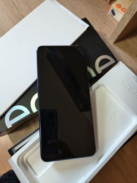 Telefon marca Realme GT Neo 3.