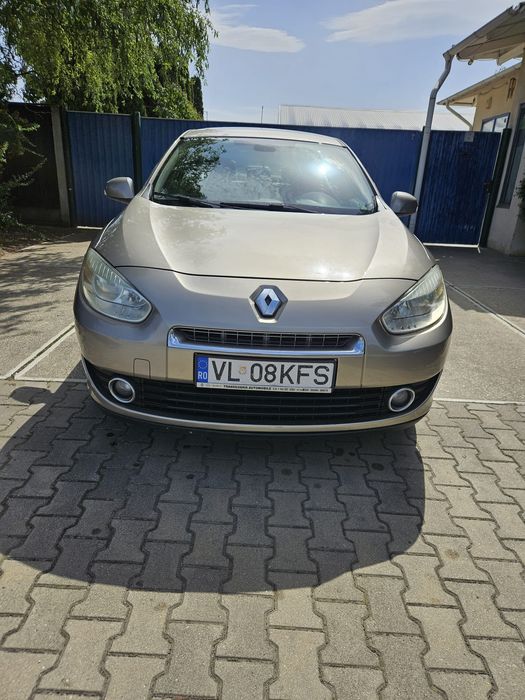 Vind renaul fluence an 2011 15 diesel  euro 5 în stare foarte bună