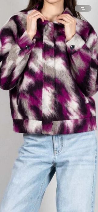 Jacheta Comma noua cu etichete