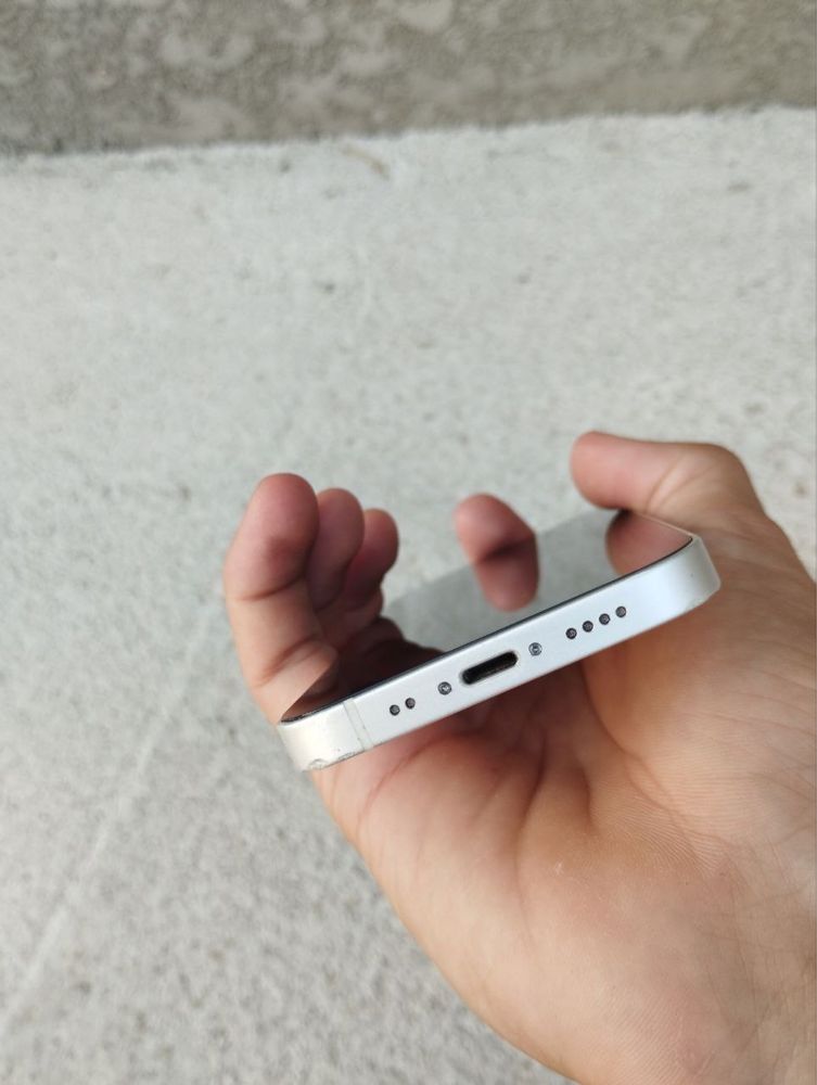 iPhone 12 mini o’rta holatda