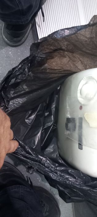 Продавам гаранционен 8 литов бързонагряващ бойлер