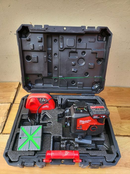 Nivela laser Milwaukee M12 3PL - 360 raza verde