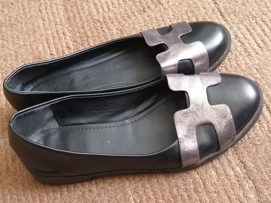 продам туфли на плоской подошве