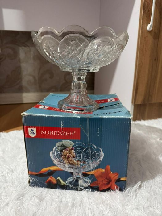 Продаются  вазы.