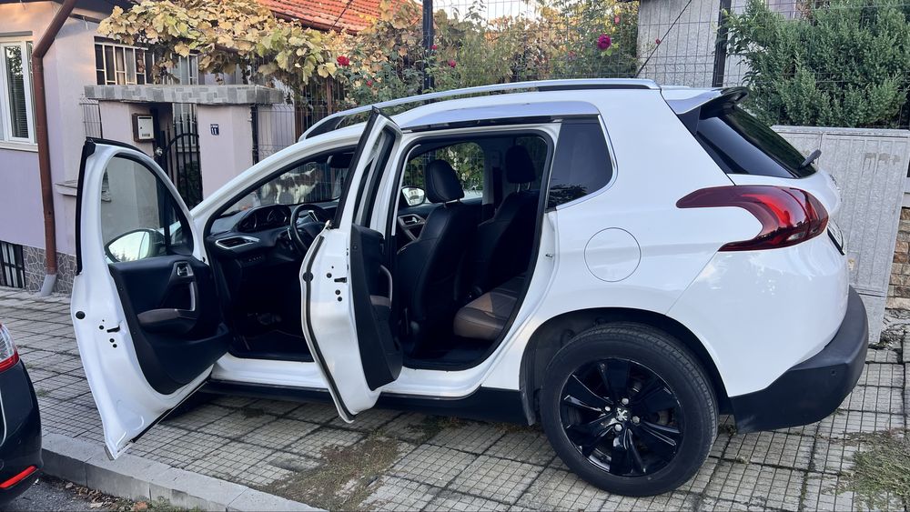 PEUGEOT 2008 1.6 HDI GT LINE  Automatic, new facelift