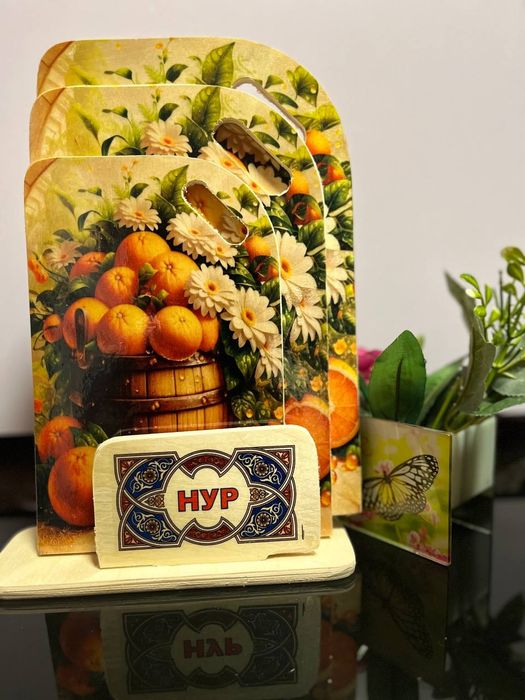 Yangi kurinishda oshxona taxtakachi